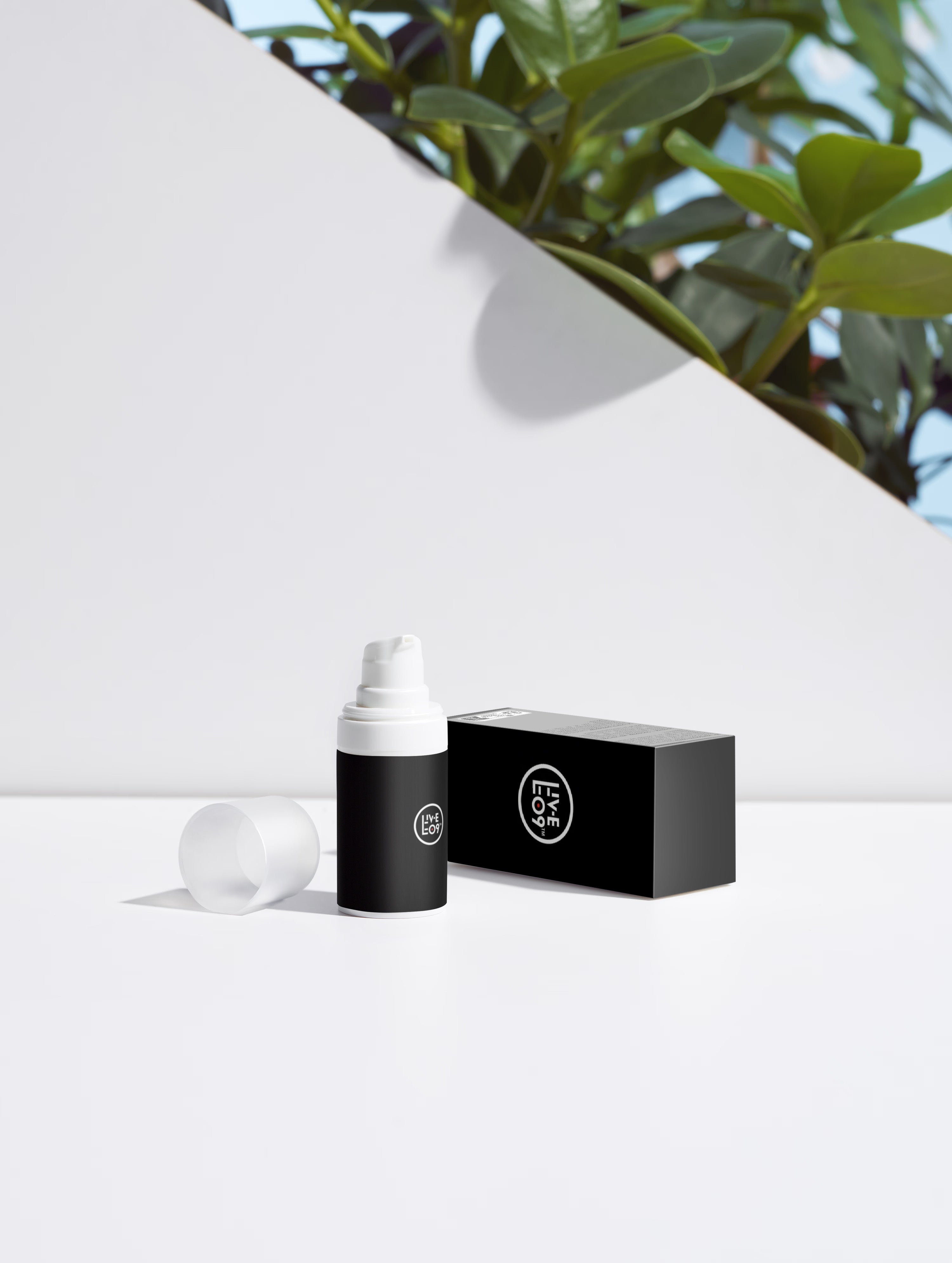 LIVELE09 Peptide Age-Defying Eye Cream