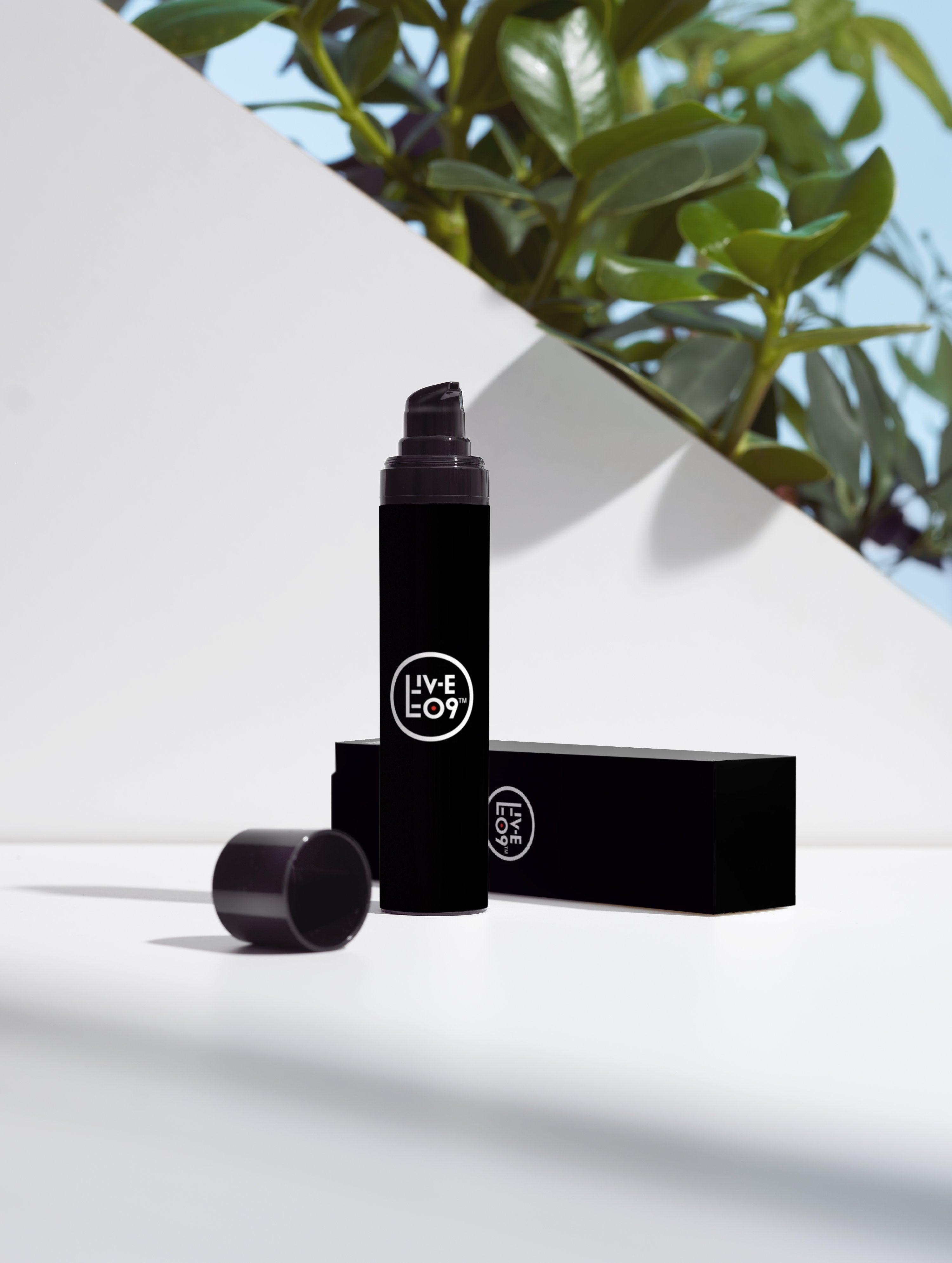 LIVELE09 Oil-Free Collegen Zinc Face Gel for Men