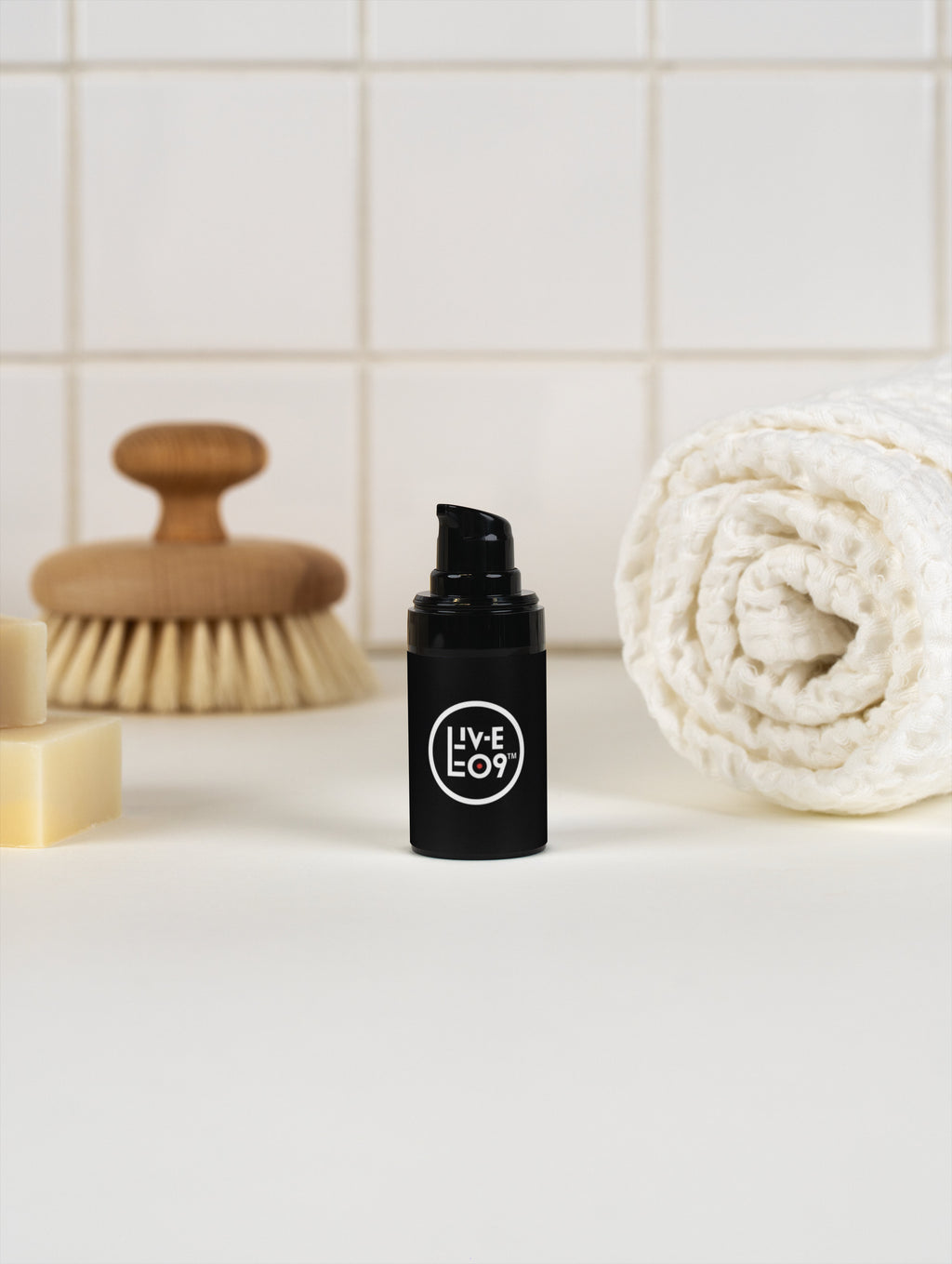 LIVELE09 3-in-1 Eye Cream for Men